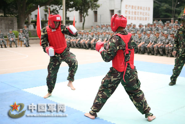 舟山警备区侦察兵进行格斗对抗训练