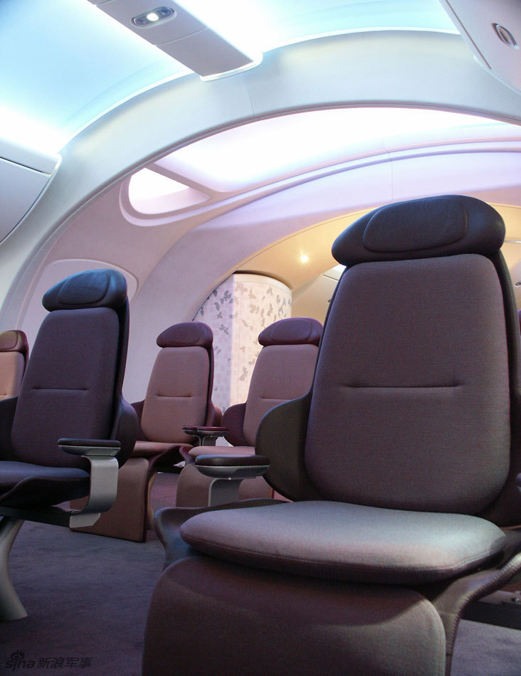 波音787梦想客机座椅空间