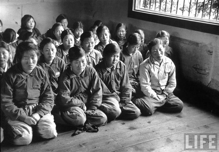 7南朝鲜监狱里的北朝鲜游击队女囚犯,她们多被