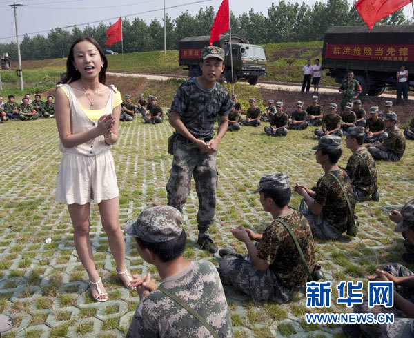 全军与武警部队组织各种活动喜迎八一建军节_高清图集