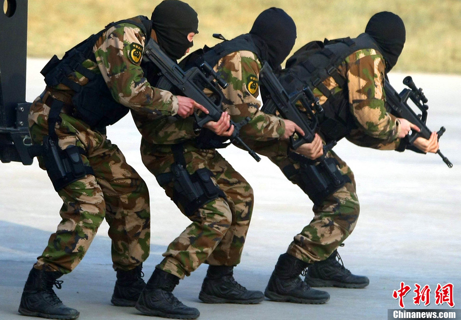 武警特警 211_37011_157510.jpg