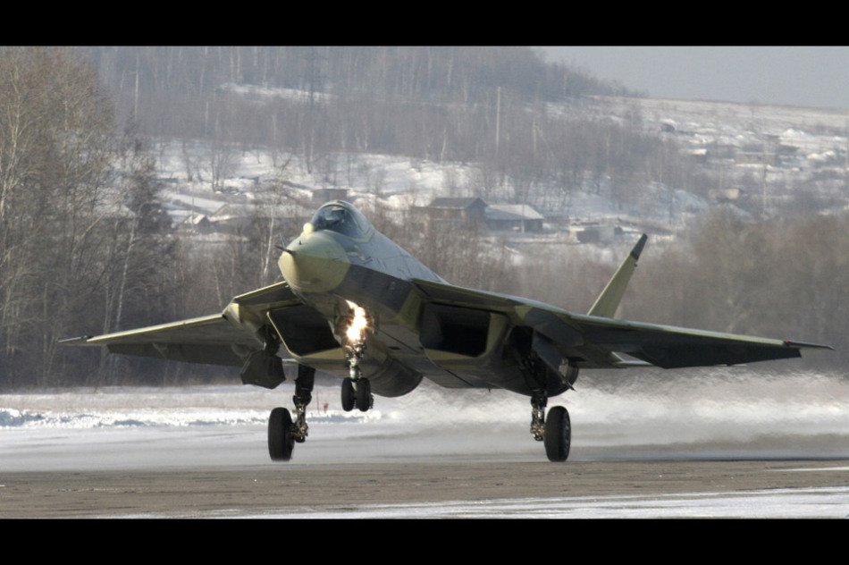 中国空军歼20战机与美军F-22A战机对比照