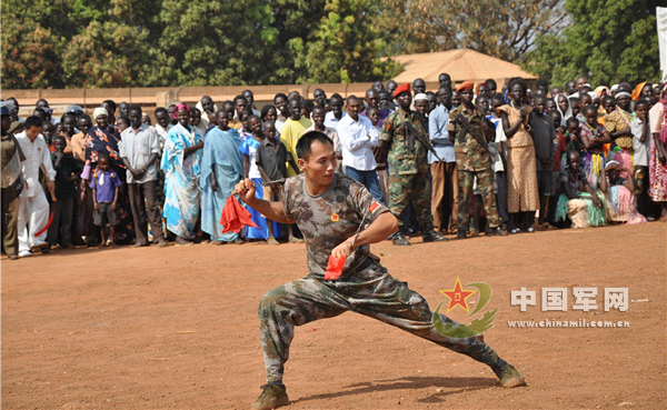 解放军上士成苏丹瓦乌UN城里功夫明星