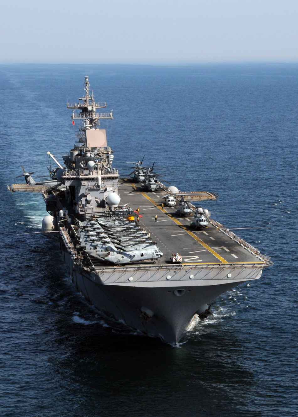 美軍出動戰艦配合日本直升機航母搜尋海嘯遇難者