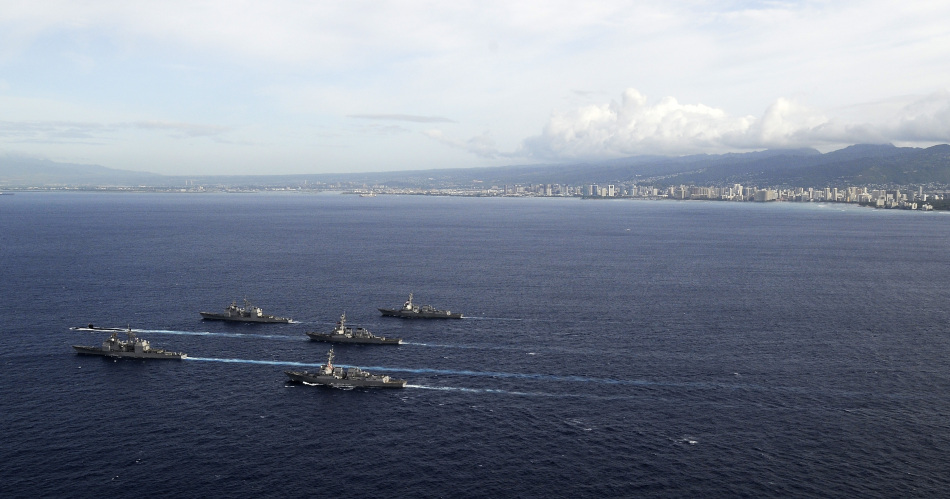 美國海軍艦隊在夏威夷海域展示強大武力