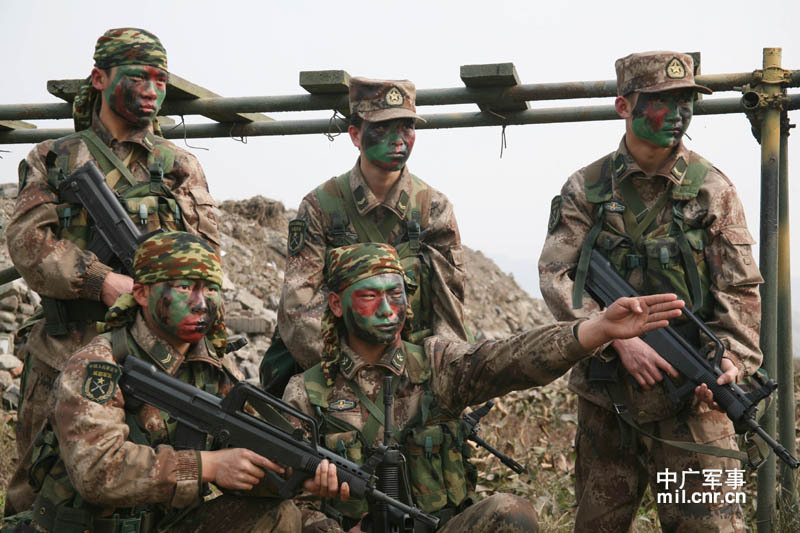 我军用训练标兵事迹激励新兵快速成军