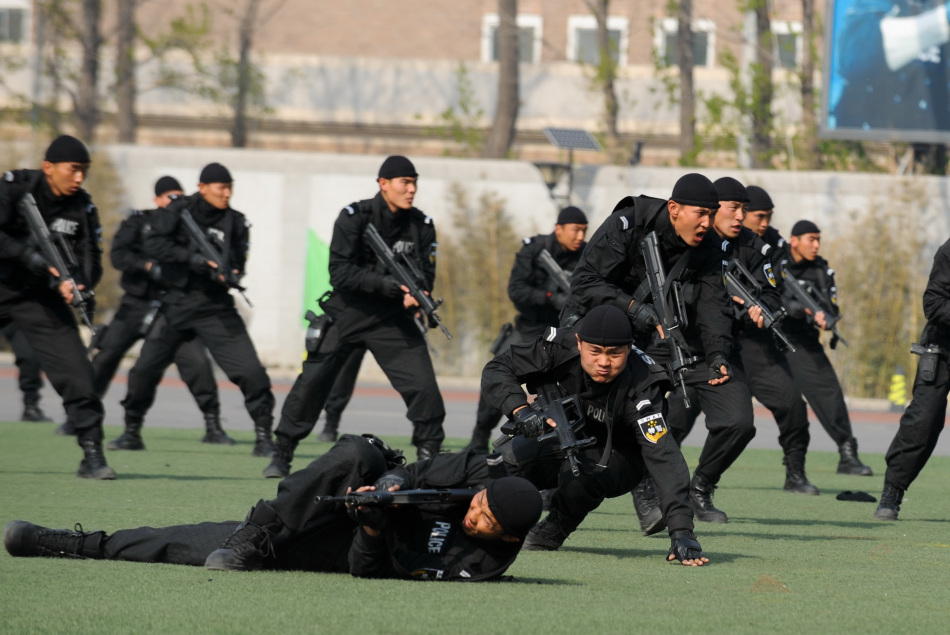 環首都七省區市公安特警在北京比拼應用射擊