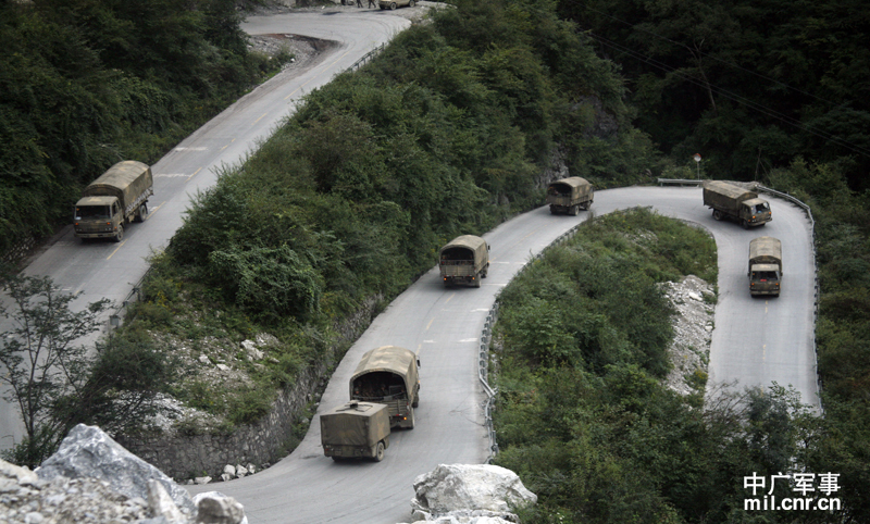 成都軍區練遭空襲實戰條件下機動行軍能力