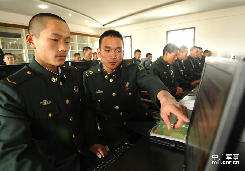 沈陽軍區紅軍團“兵王”口號 精武就要做精兵