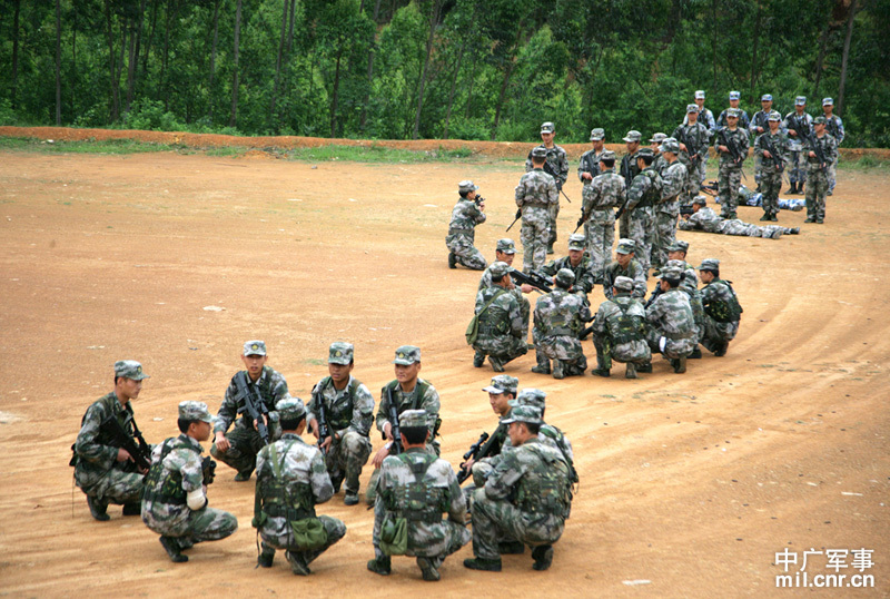 中國三軍百余名狙擊手集訓強化實戰狙殺技能