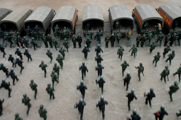 武警8650部队专业兵种分队亮剑实战演兵场 - 新闻中心 - 佛山信息网 | FSEHOME.COM