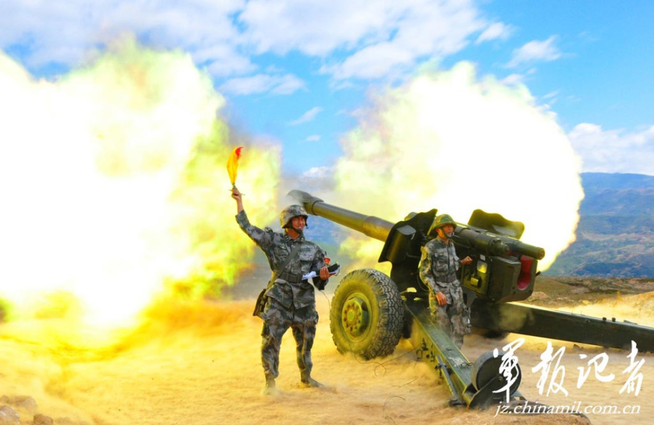 高清圖 我軍炮兵旅高原實彈射擊提高火力打擊能力