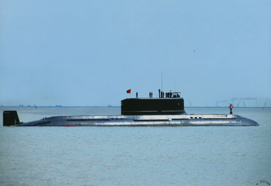 中國海軍新型戰艦潛艇不斷服役並成軍