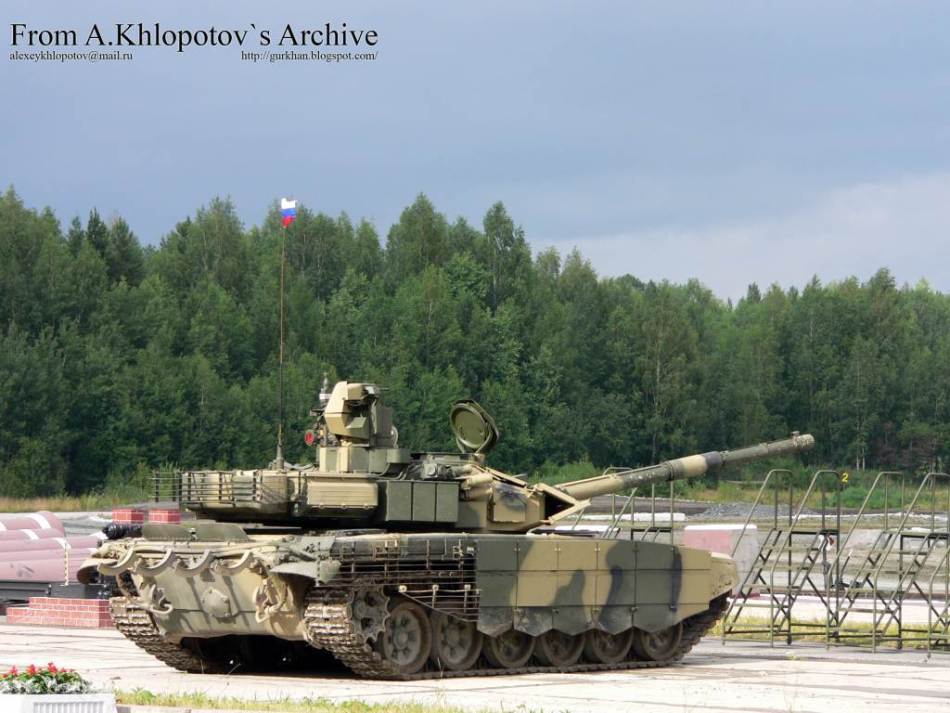 俄下塔吉爾武器裝備展開幕 最新型T-90M坦克亮相