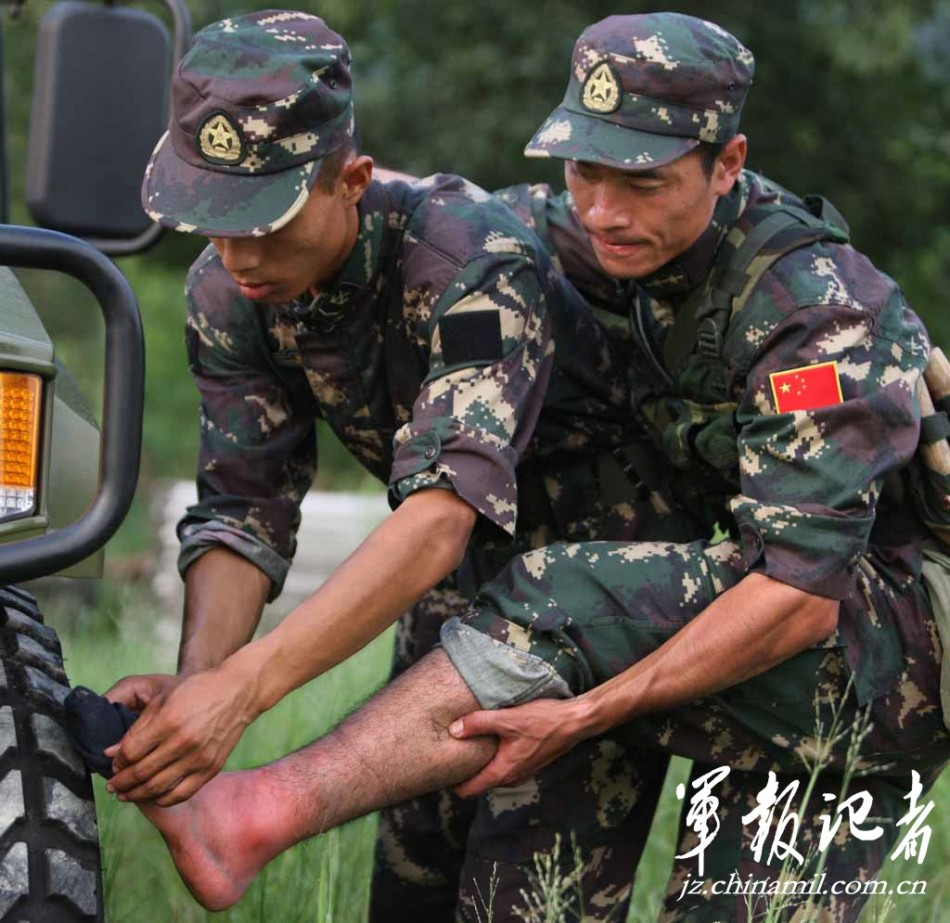 组图:广州军区特种兵苦练两栖作战能力