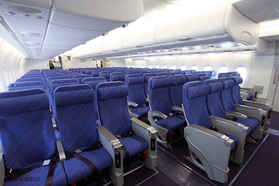 中国首架空客A380客机经济舱