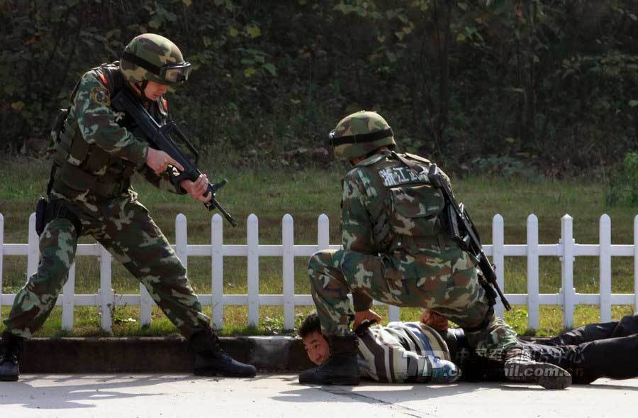 浙江武警部队年终考核官兵军政素质100%合格