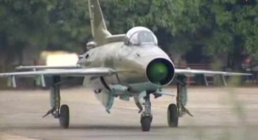 阿迪达斯清风系列