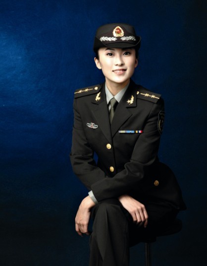 解放军海陆空及武警部队军营魅力女兵盘点 _高清图集