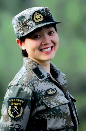 解放军海陆空及武警部队军营魅力女兵盘点 - 新