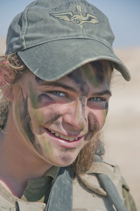 以军野猫女兵营进山练作战技能_<em>女兵 迷彩</em> 演