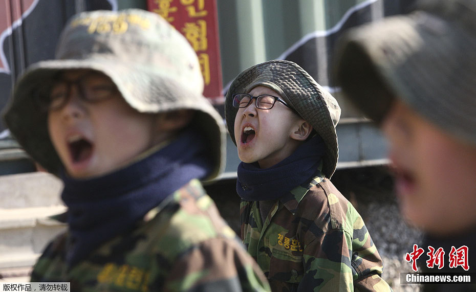 韩国中小学生数九寒天赤膊冬训