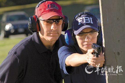 美国FBI联邦调查局普通职员年薪6万美元 - 新闻