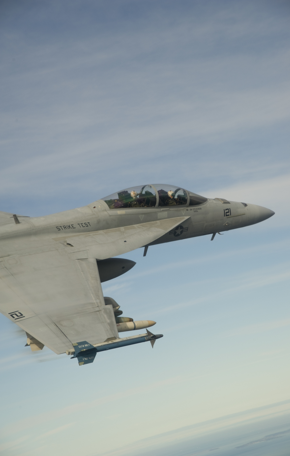 2012年1月12日,超级大黄蜂挂载agm-88e执行测试任务 支持   键翻阅