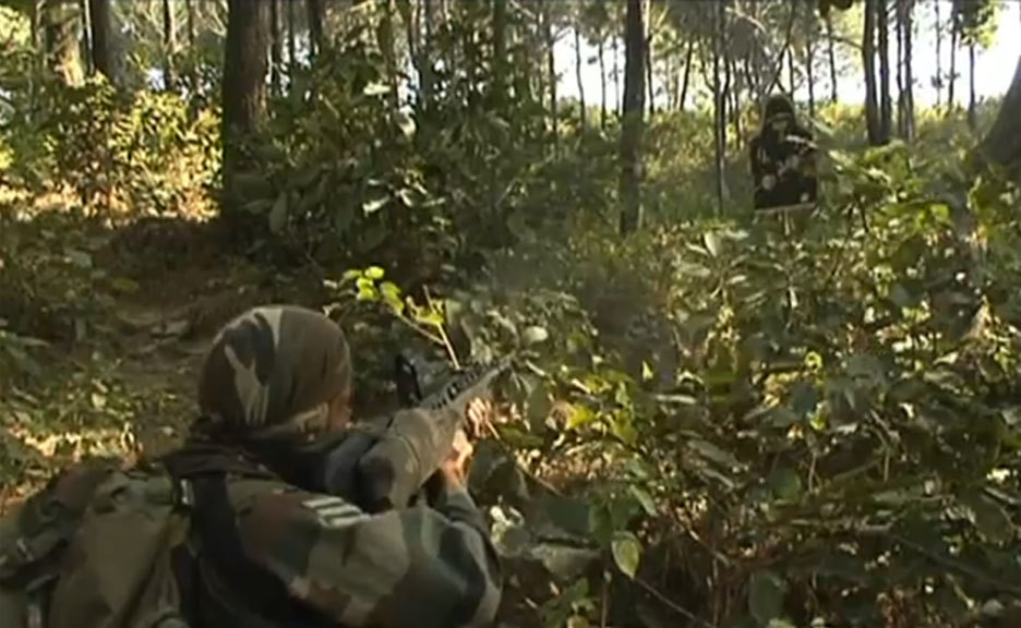 印度陆军精锐特种部队训练巷战 配精良武器