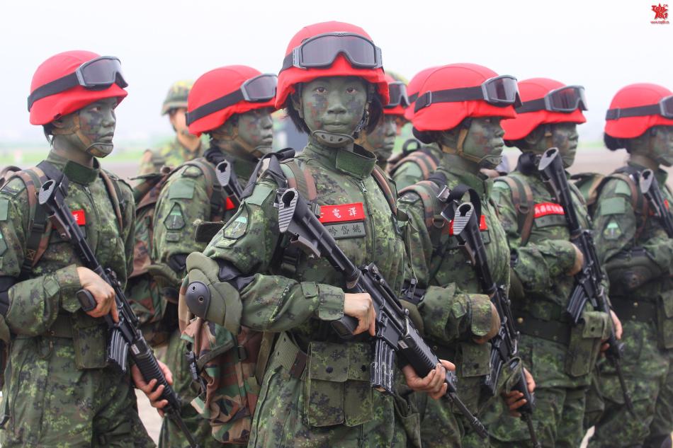 台軍女特種兵亮相“漢光二十八號”演習