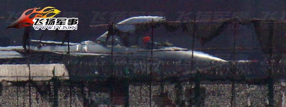 黑絲帶殲20戰機2001號疑似座艙蓋被拆除