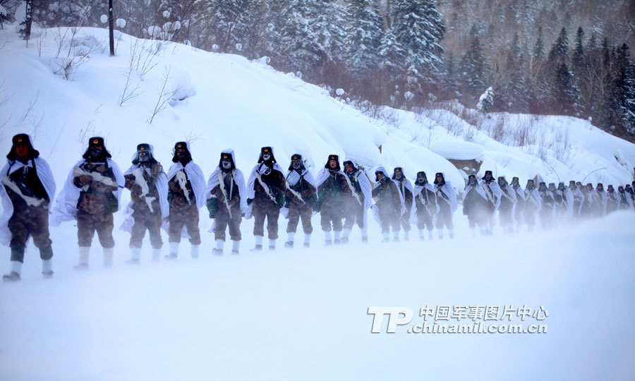 解放軍駐寒區部隊曝光：專找惡劣環境天氣練兵