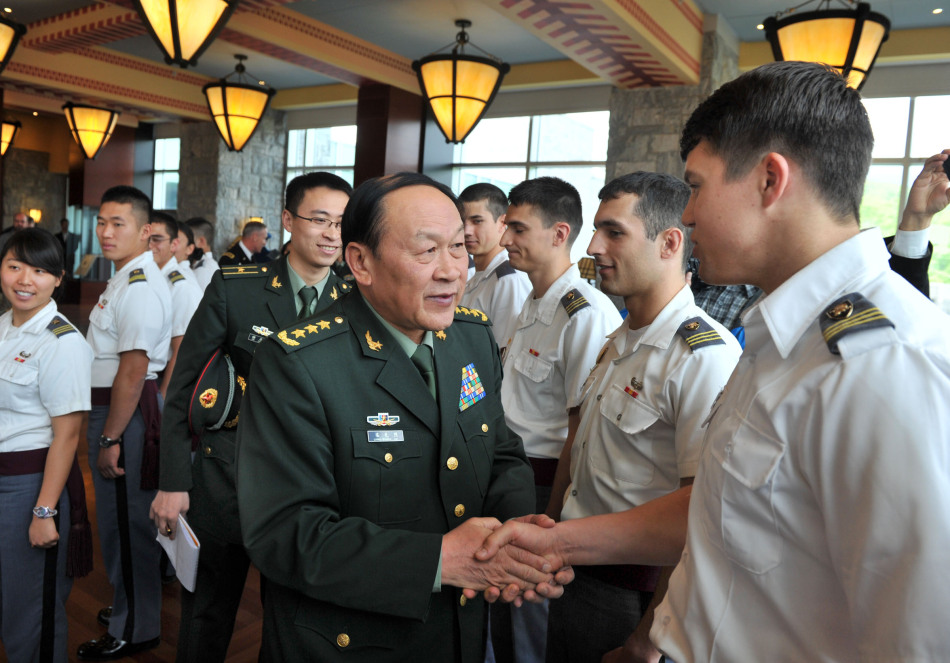 俄美两国防长举行电话会谈 30786_131066_317192.jpg