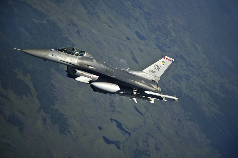美空军新型f-16c block50战机亮相红旗军演