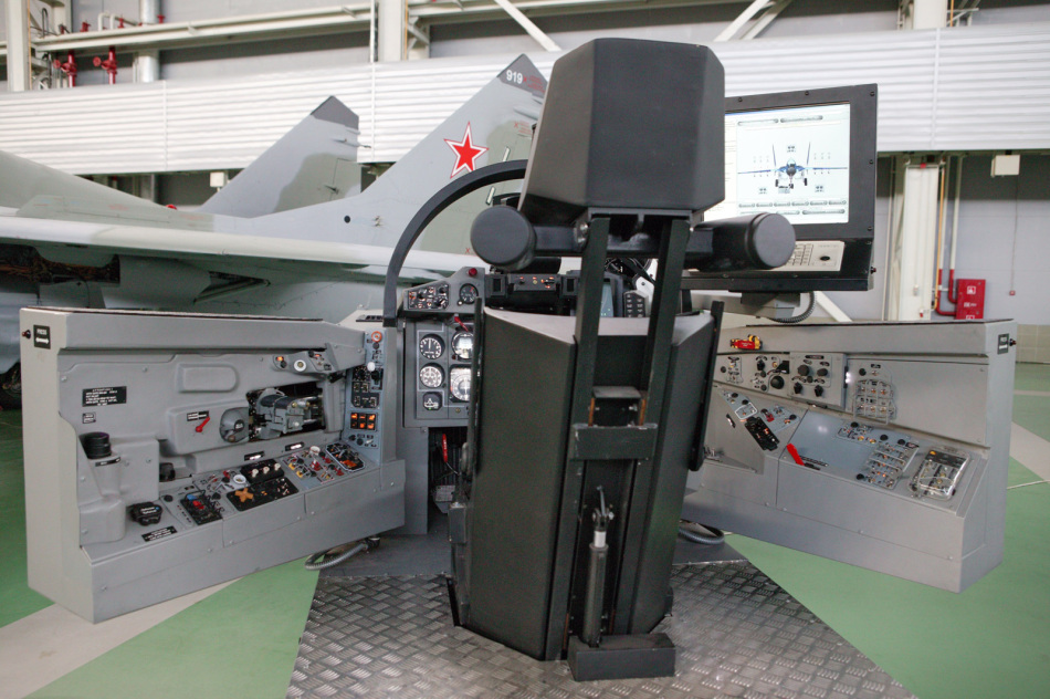 俄罗斯海军舰载战机模拟飞行训练器曝光舰载飞