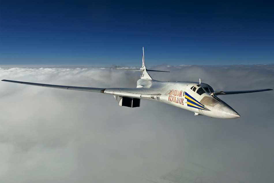 Tupolev Tu-160 (Bombardero pesado supersónico de geometría variable  Rusia) 205_81068_326851