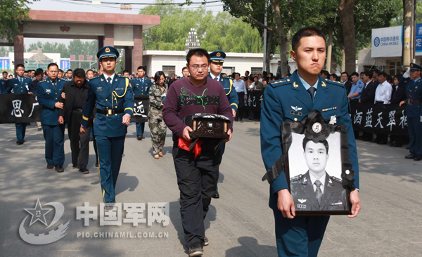 人口稠密度_欧洲西部人口稠密度最大地区(2)