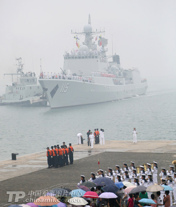 解放军北海舰队远海训练编队返回青岛军港_高清图集_新浪网