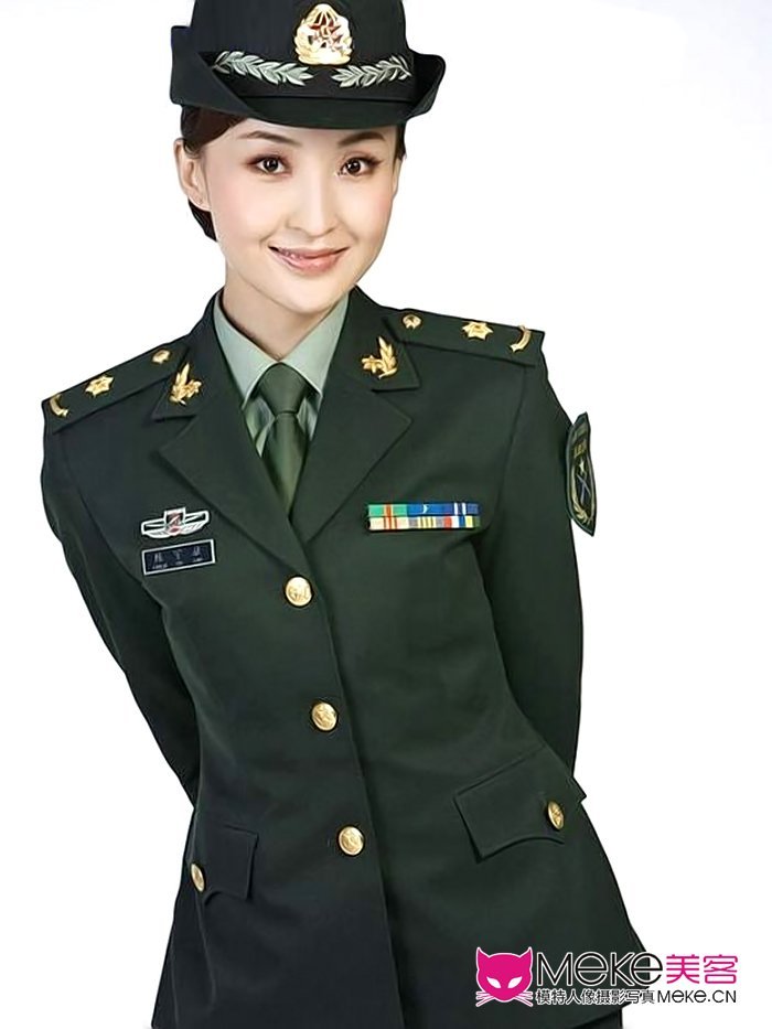 军装美女别样诱惑!_高清图集_新浪网