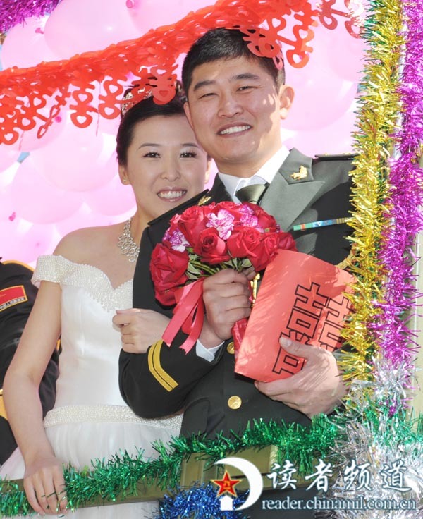 军礼服婚纱照_军礼服婚纱照图片大全