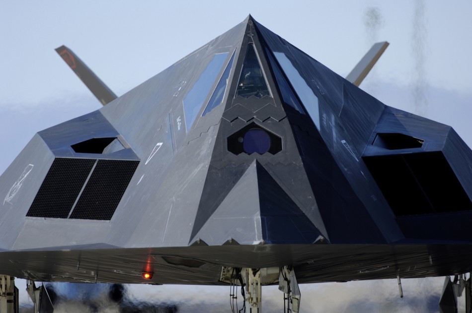 美国空军退役6年f-117a隐形战机仍在秘密试飞