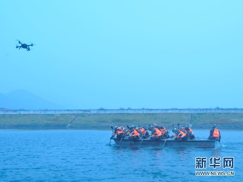 外军体验中国单兵装备 驳只值2部iPhone6说法