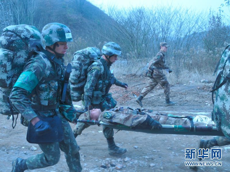 外军体验中国单兵装备 驳只值2部iPhone6说法