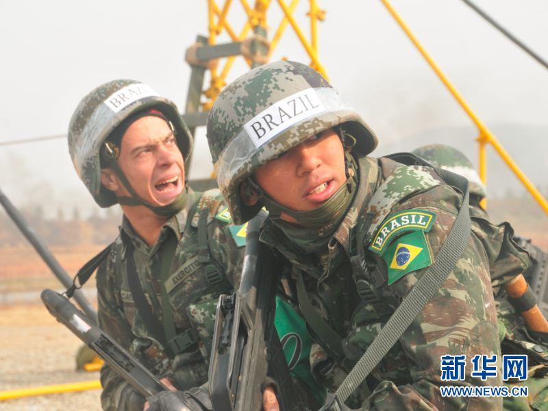 外军体验中国单兵装备 驳只值2部iPhone6说法