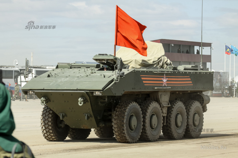 俄军配西方化回旋镖战车 替换老btr-80装甲车族