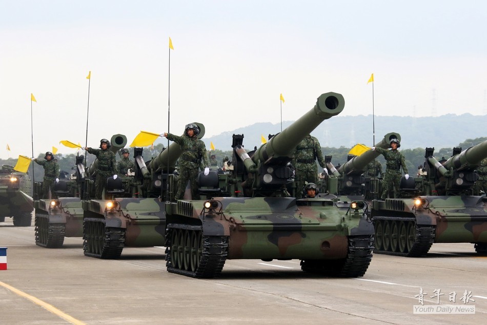 台湾举办抗战阅兵式 陆空精锐武器士兵出动