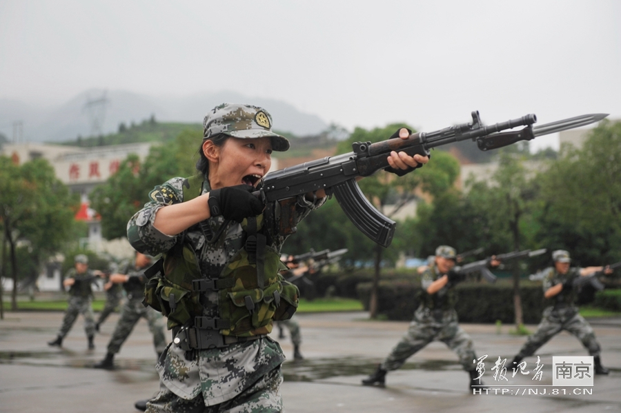 温州守岛女民兵装备精良训练已实现特战化!