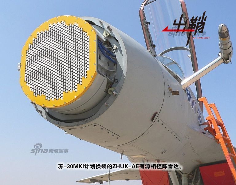 同气连枝争高下:歼16与苏-30孰优孰劣?