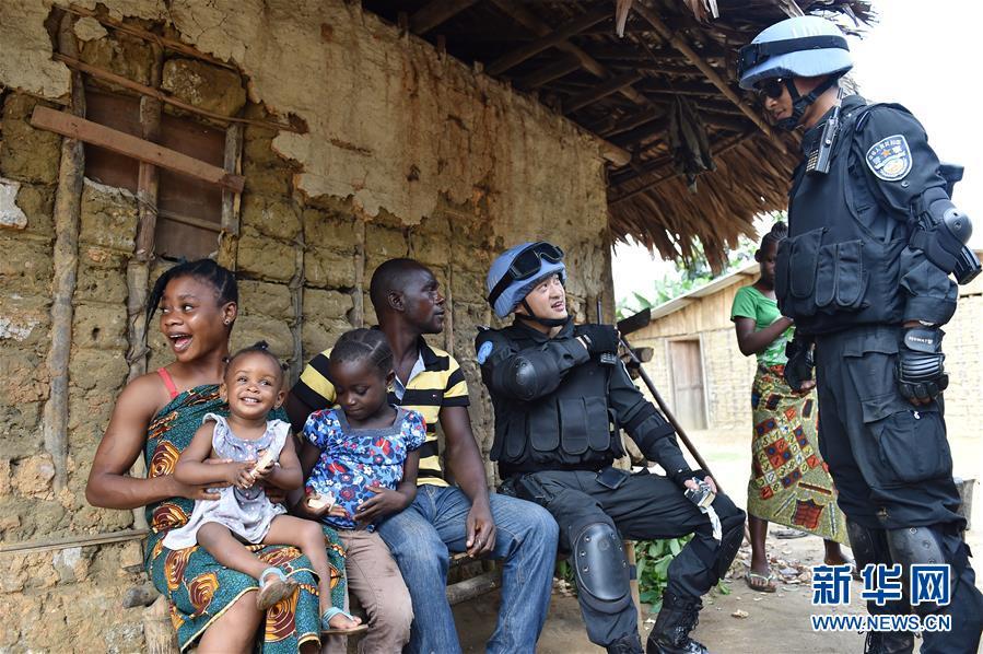 中国维和警察海外执勤曝光 险被手榴弹炸死 -