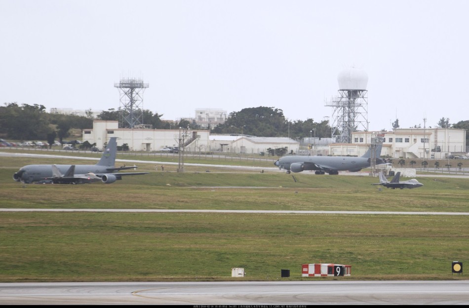 中国网友探访冲绳嘉手纳空军基地 f22机库成堆_高清